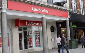 عجیب ترین شرط های 2017 این بار سایت ladbrokes