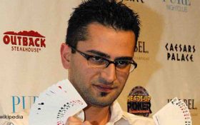 آنتونیو اسفندیاری، شعبده باز