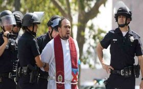 بازداشت یک مبلغ دینی در امریکا به جرم راه اندازی کازینو !!