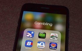 حذف همزمان اپلیکیشن‌های زیادی مربوط به شرط بندی توسط اپل و گوگل