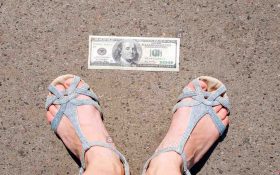 خوش شانسی خانم‌ها در شرطبندی، پوکر و لاتاری، واقعیت یا رویا؟