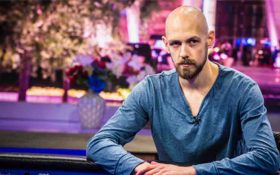 “استفن چیدویک” انگلیسی عنوان بهترین پوکرباز سال 2019 را به خود اختصاص داد