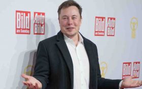 تلاش ایلان ماسک و تسلا موتورز برای ترویج صنعت پوکر در چین