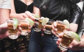 آشنایی با نوشیدنی های الکلی و مشروبات محبوب قبل از انقلاب