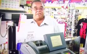 مردآمریکایی همزمان با افتتاح تعمیرگاهش یک میلیون دلار در بخت‌آزمایی برنده شد