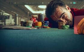 معرفی فیلم ❞تصنیف یک بازیکن کوچک❞ + دانلود رایگان